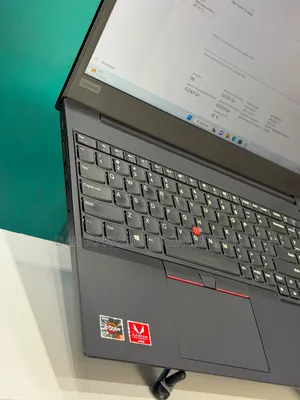 Nouveau Lenovo ThinkPad E585 8GB AMD Ryzen 5 SSD 256GB