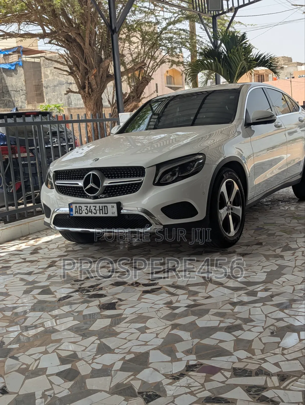 Mercedes-Benz GLC-Class 2019 Blanc cassé
