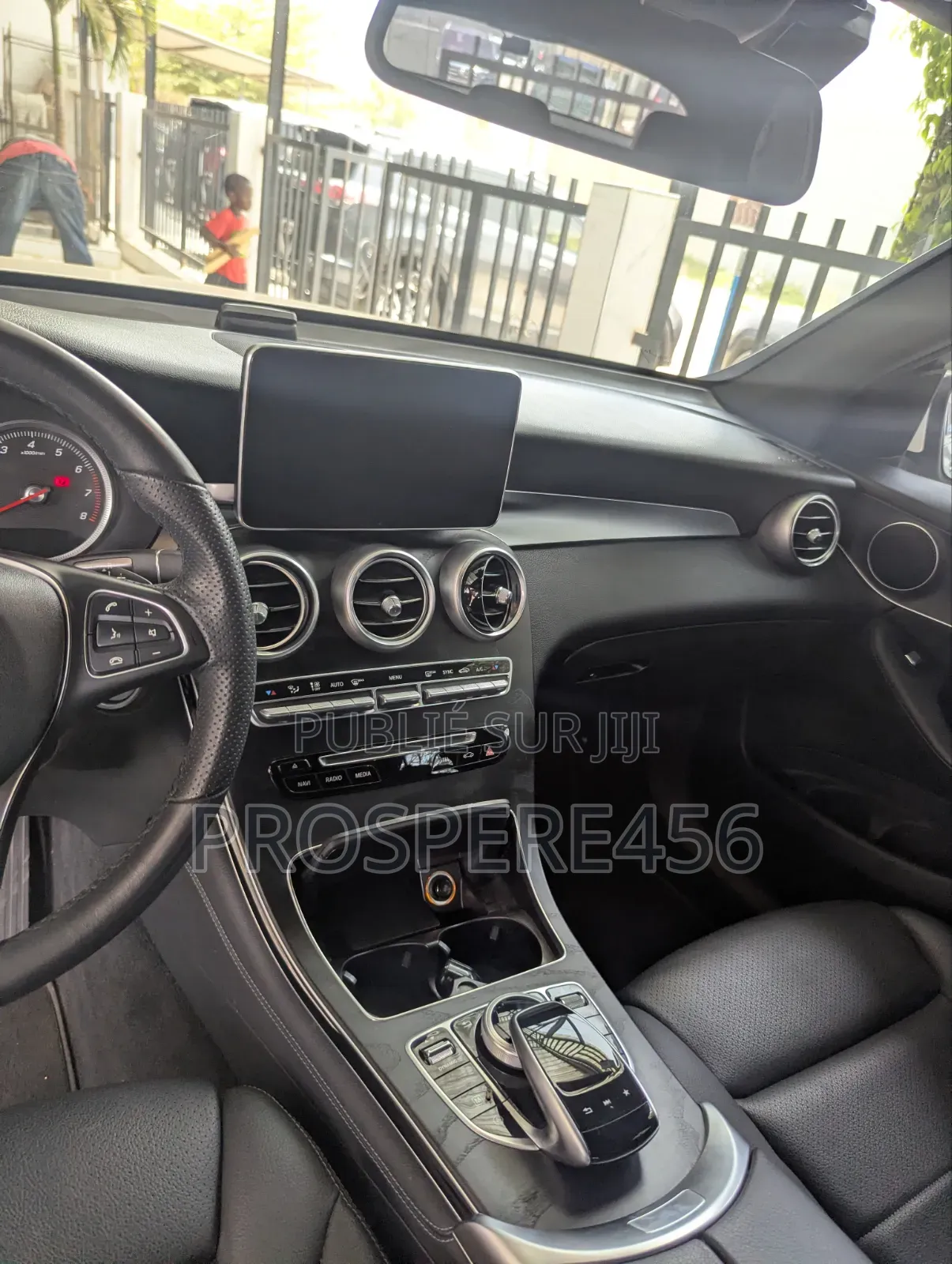 Mercedes-Benz GLC-Class 2019 Blanc cassé