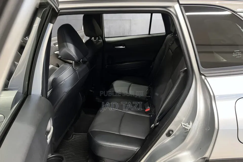 Toyota Corolla Cross Hybrid 2023 Gris