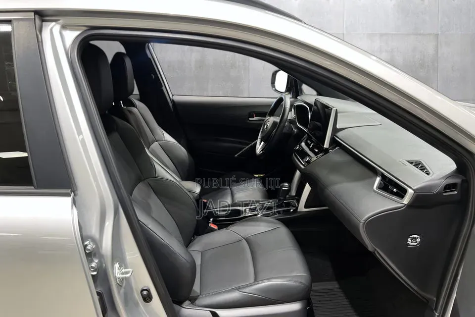 Toyota Corolla Cross Hybrid 2023 Gris