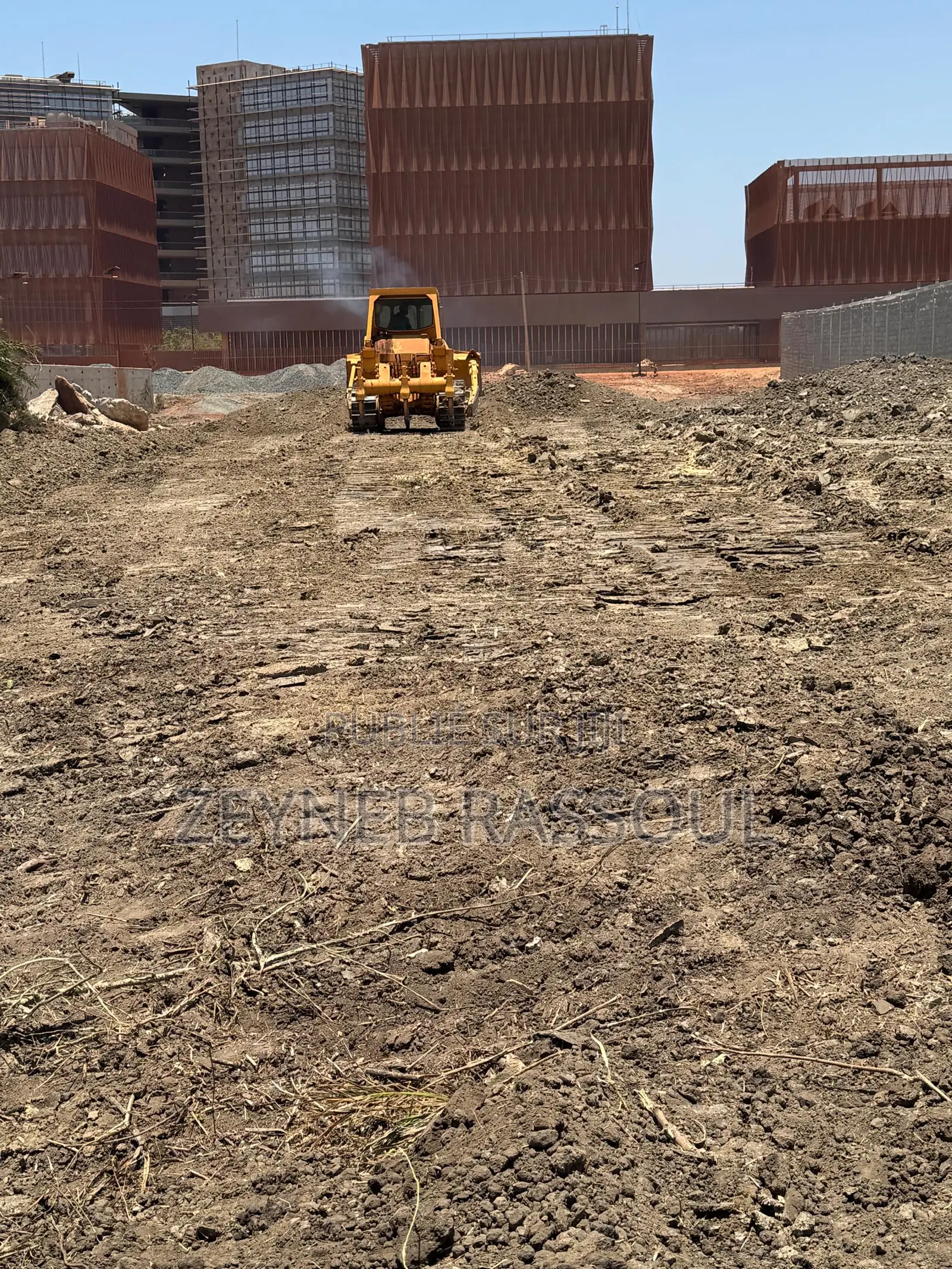 Terrain De 150m2 À Diamniadio Pôle Urbain Bail Avec Nicad Disponible