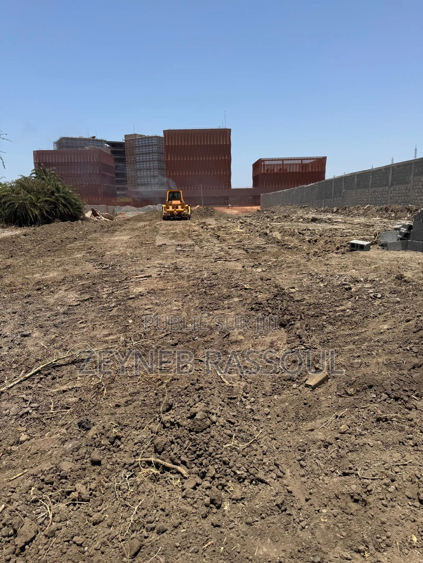 Terrain De 150m2 À Diamniadio Pôle Urbain Bail Avec Nicad Disponible