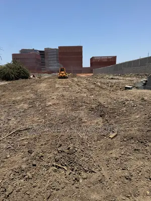 Terrain De 150m2 À Diamniadio Pôle Urbain Bail Avec Nicad Disponible