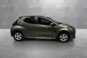 Toyota Yaris 2024 Gris
