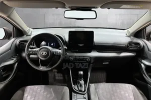 Toyota Yaris 2024 Gris