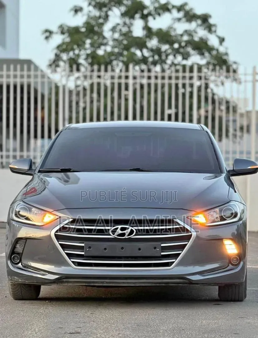 Hyundai Avante 2017 Gris