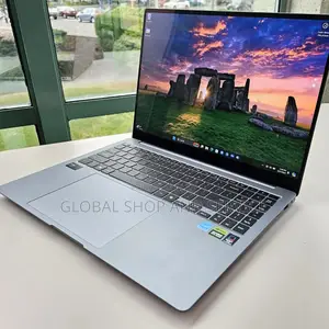 Nouveau Samsung Galaxy Book4 16GB Intel Core i7 SSD 512GB