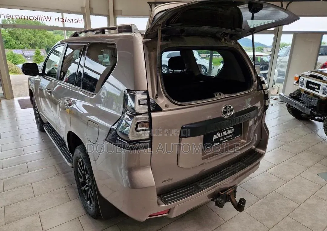 Toyota Land Cruiser Prado 2023 Autre