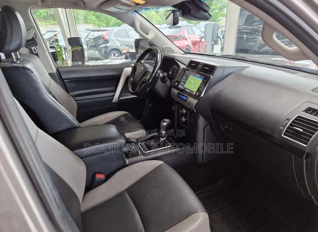 Toyota Land Cruiser Prado 2023 Autre