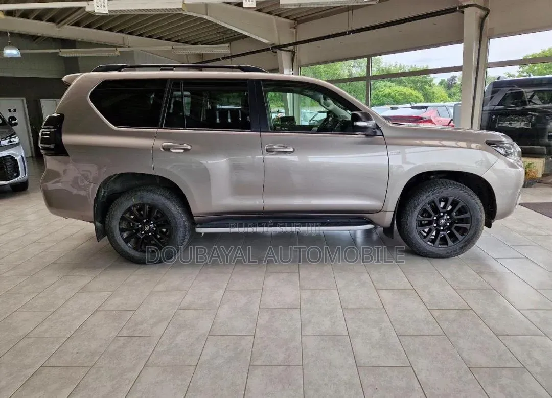 Toyota Land Cruiser Prado 2023 Autre