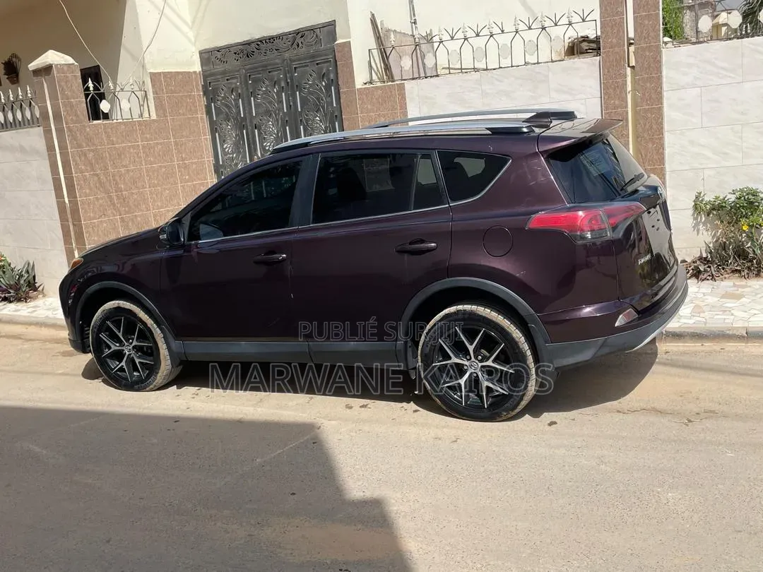 Toyota RAV4 2018 Bordeaux
