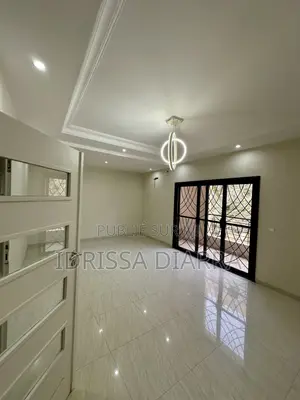 3chbre Appartement dans Ouakam à Louer