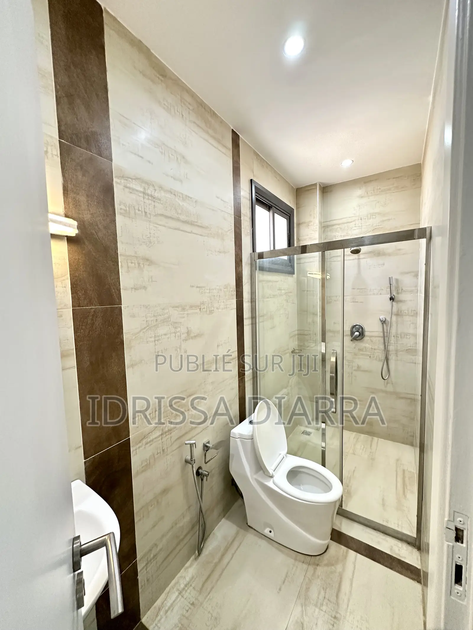 3chbre Appartement dans Ouakam à Louer