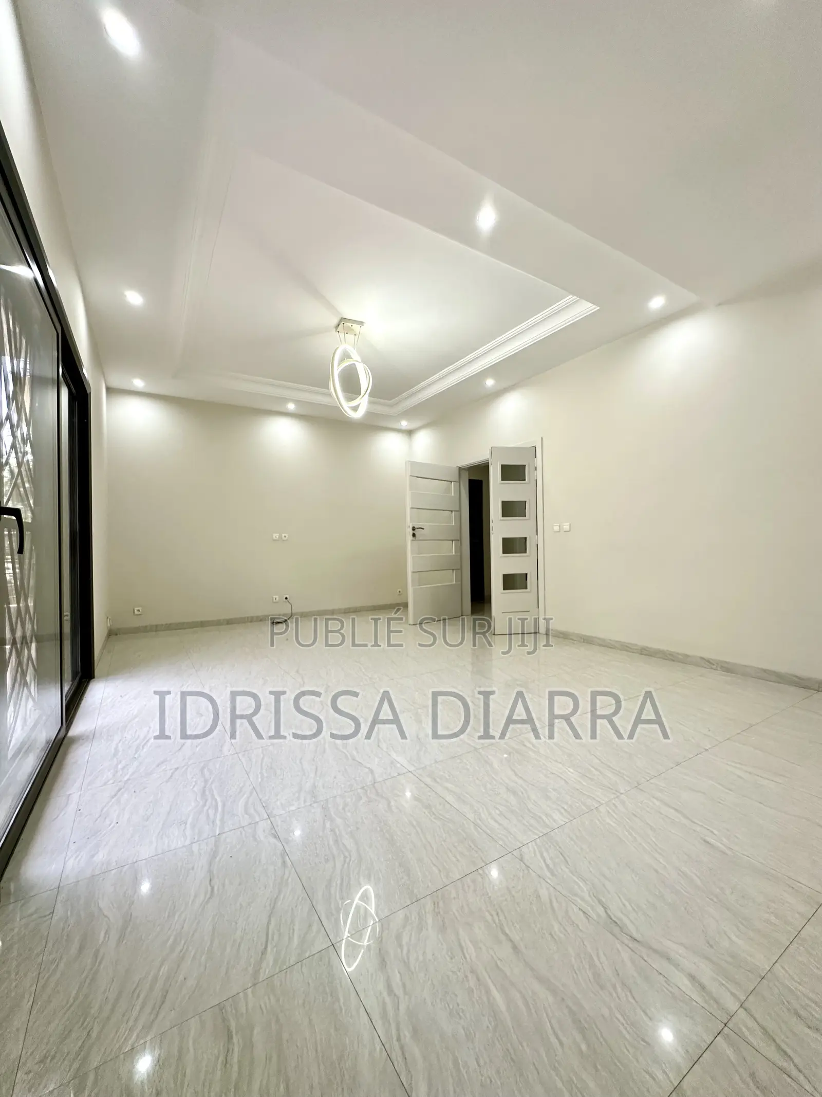 3chbre Appartement dans Ouakam à Louer