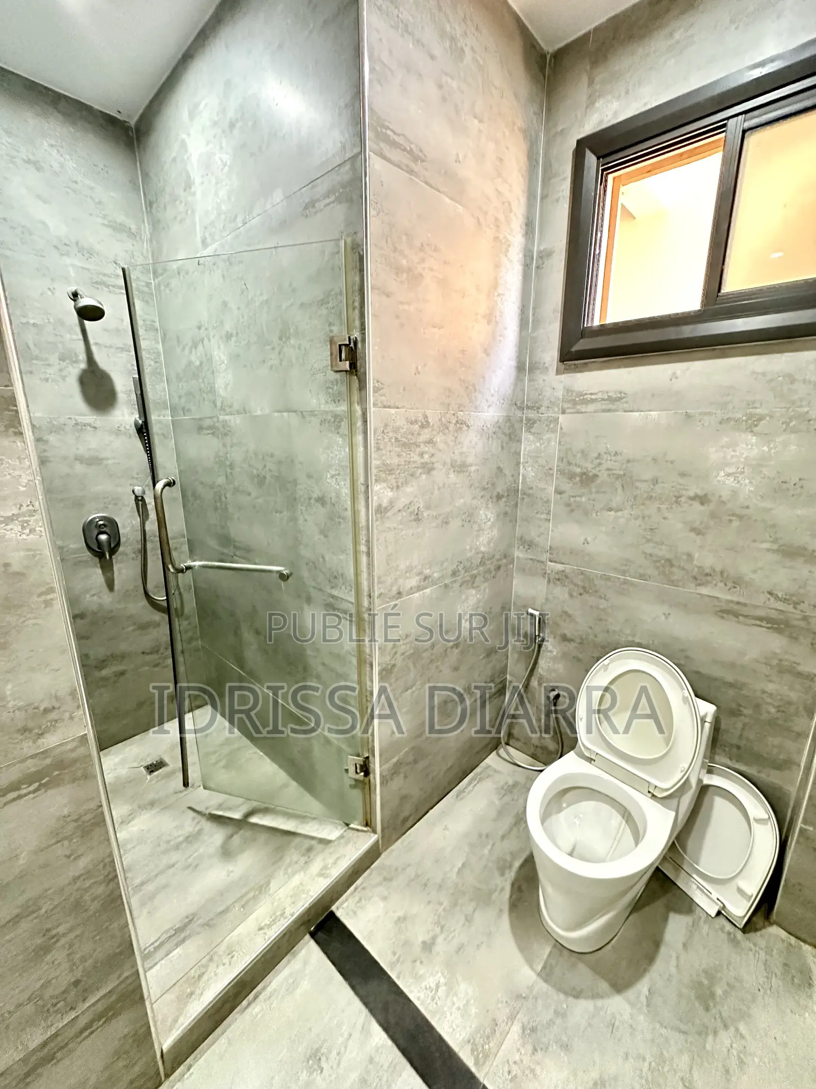 3chbre Appartement dans Ouakam à Louer