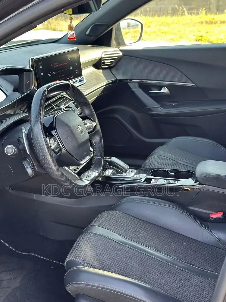 Peugeot 2008 2021 Gris