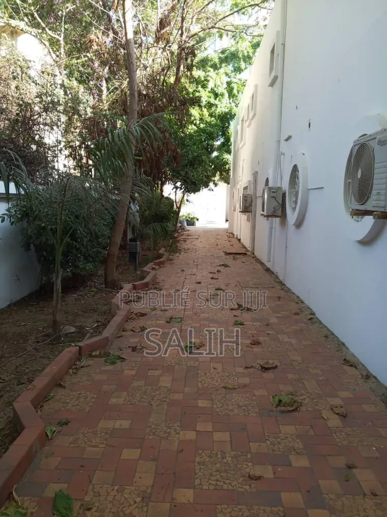 7chbre Villa dans Salih-Immo Et, Fann-Point E-Amitié à Louer
