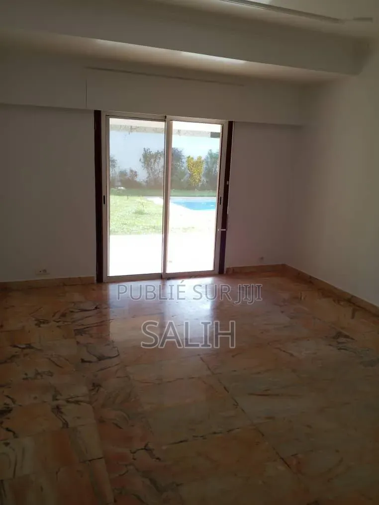 7chbre Villa dans Salih-Immo Et, Fann-Point E-Amitié à Louer