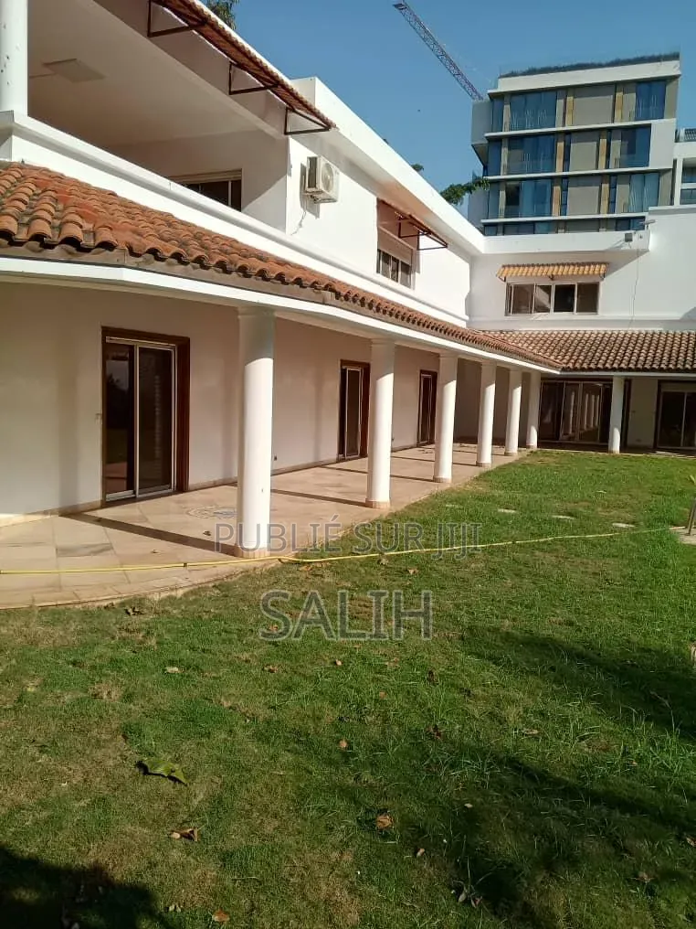 7chbre Villa dans Salih-Immo Et, Fann-Point E-Amitié à Louer