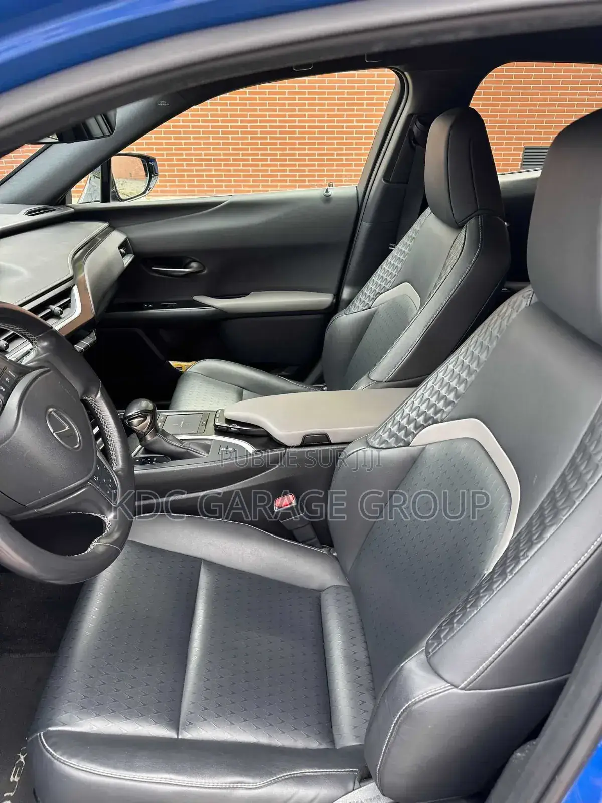 Lexus UX 2021 Bleu