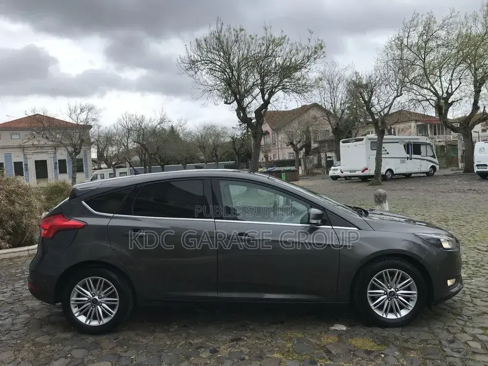 Ford Focus 2018 Gris