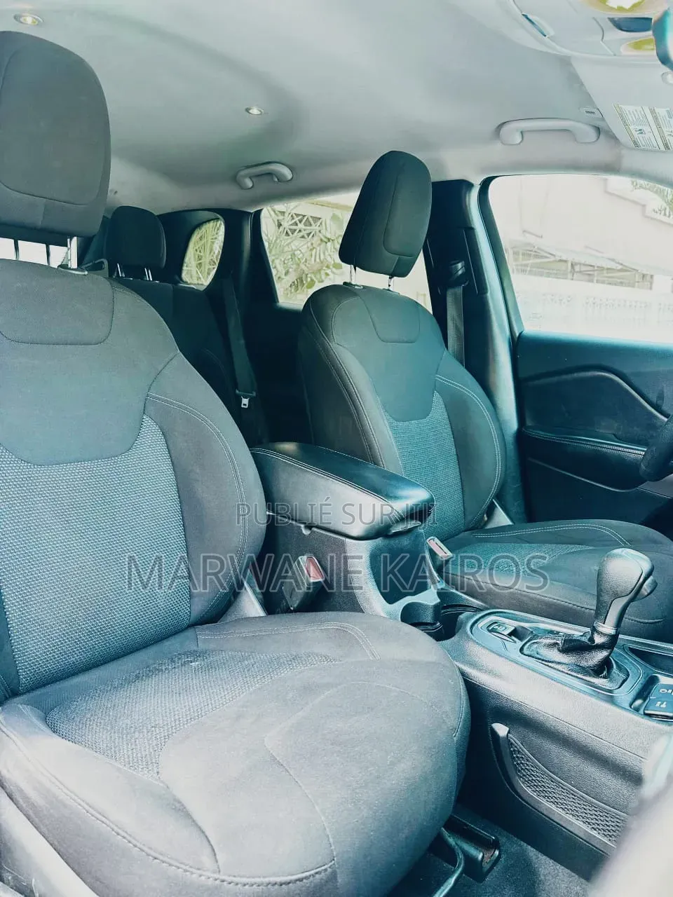Jeep Cherokee 2019 Gris
