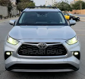 Toyota Highlander Platinum AWD 2023 Gris