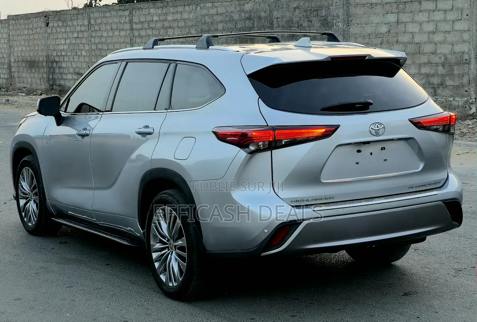 Toyota Highlander Platinum AWD 2023 Gris