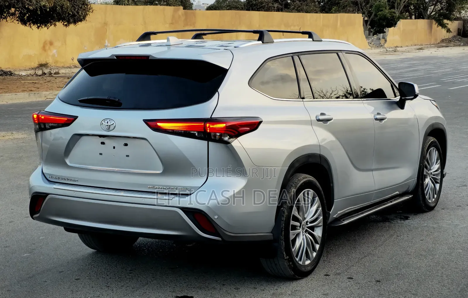 Toyota Highlander Platinum AWD 2023 Gris