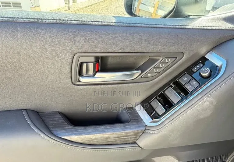 Toyota Land Cruiser 2025 Argenté