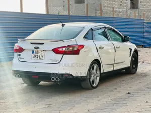 Ford Focus 2014 Blanc