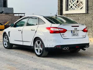Ford Focus 2014 Blanc