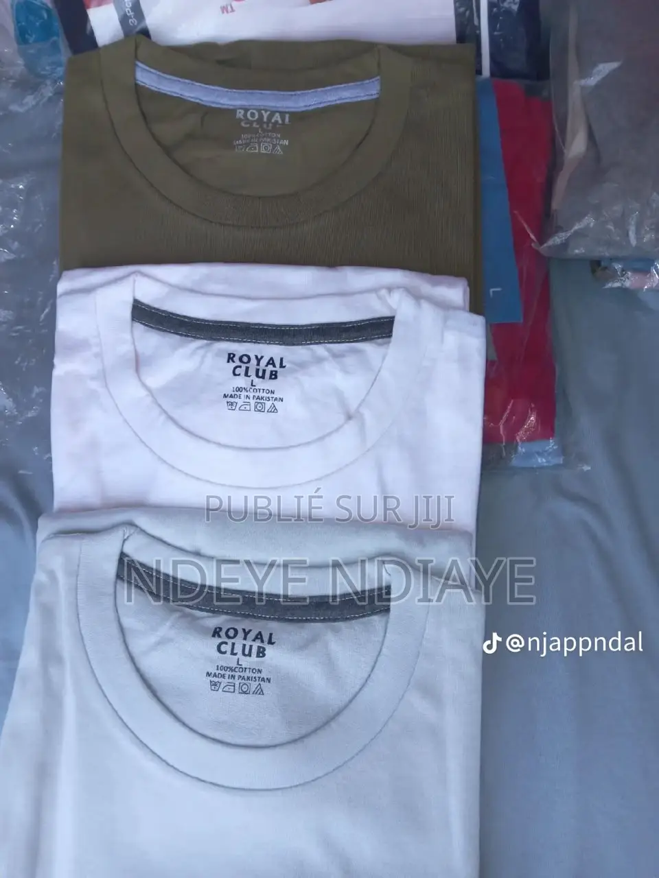 T-Shirt 100% Coton Paquet De 3 Disponible a 3500 Le Paquet en Gros Et