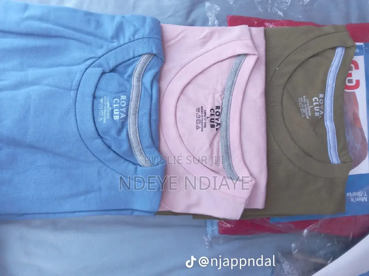 T-Shirt 100% Coton Paquet De 3 Disponible a 3500 Le Paquet en Gros Et