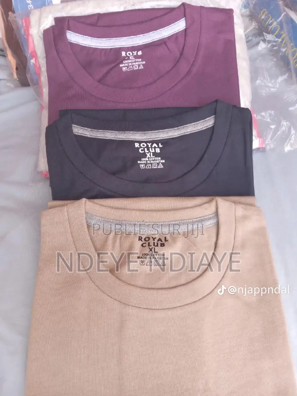 T-Shirt 100% Coton Paquet De 3 Disponible a 3500 Le Paquet en Gros Et