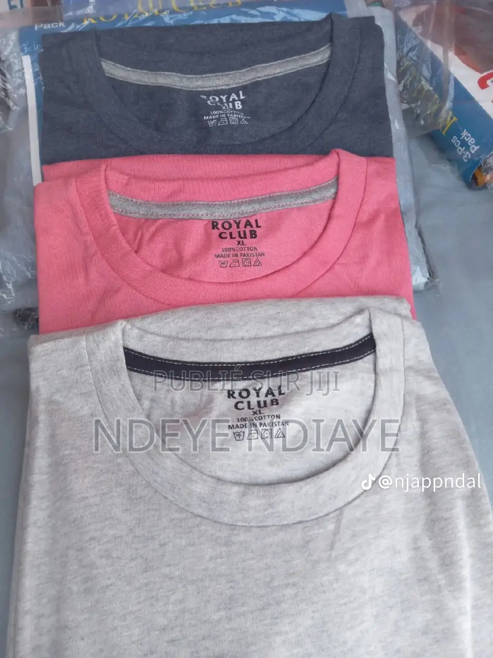 T-Shirt 100% Coton Paquet De 3 Disponible a 3500 Le Paquet en Gros Et