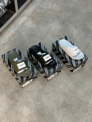 Sandal Givenchy Disponible