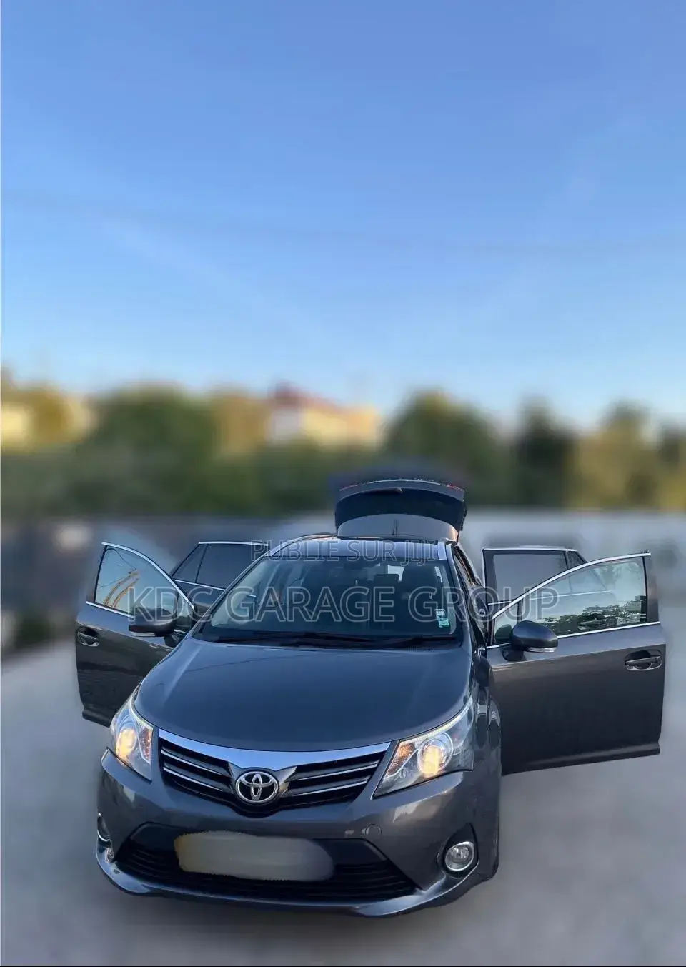 Toyota Avensis 2013 Gris