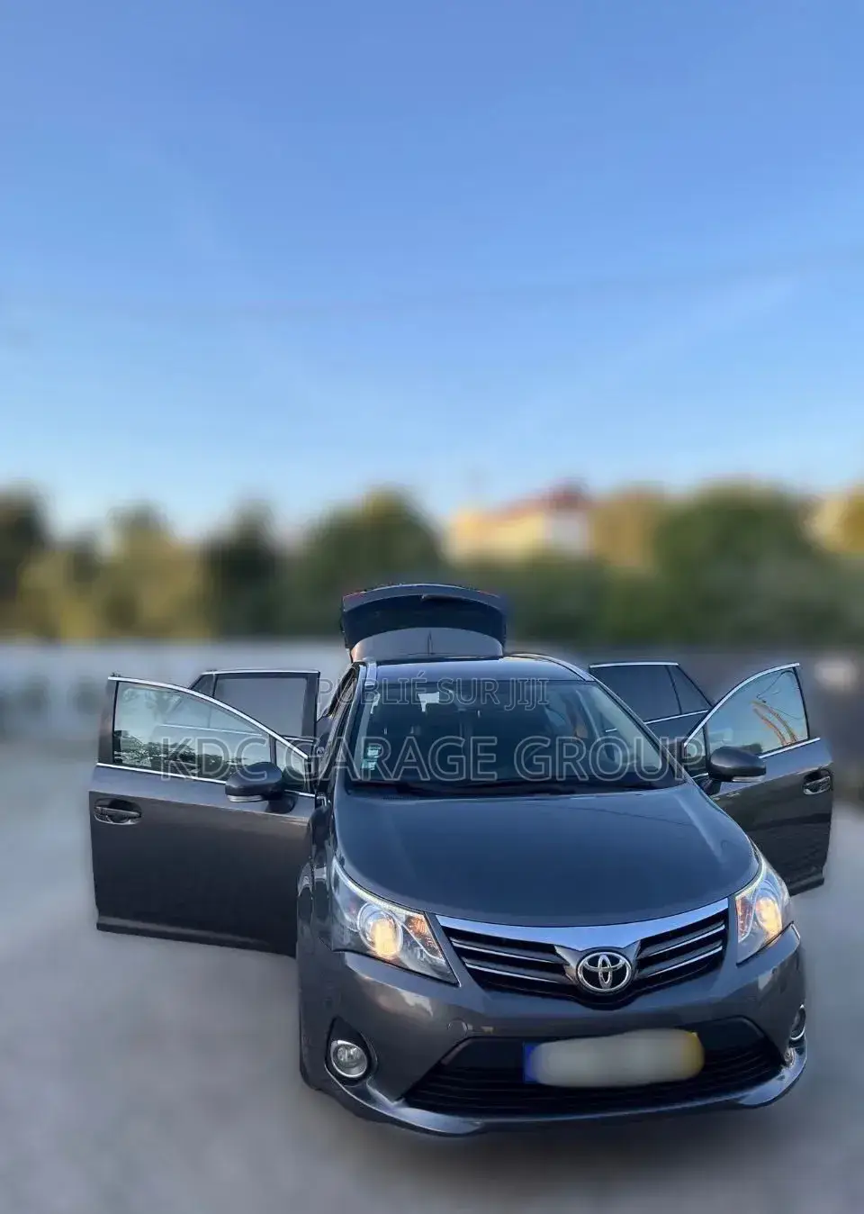 Toyota Avensis 2013 Gris