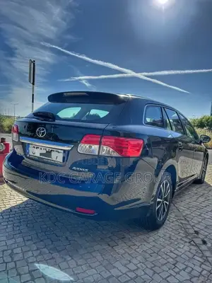 Toyota Avensis 2013 Noir