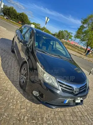Toyota Avensis 2013 Noir