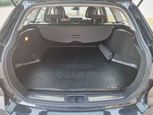 Toyota Avensis 2013 Noir