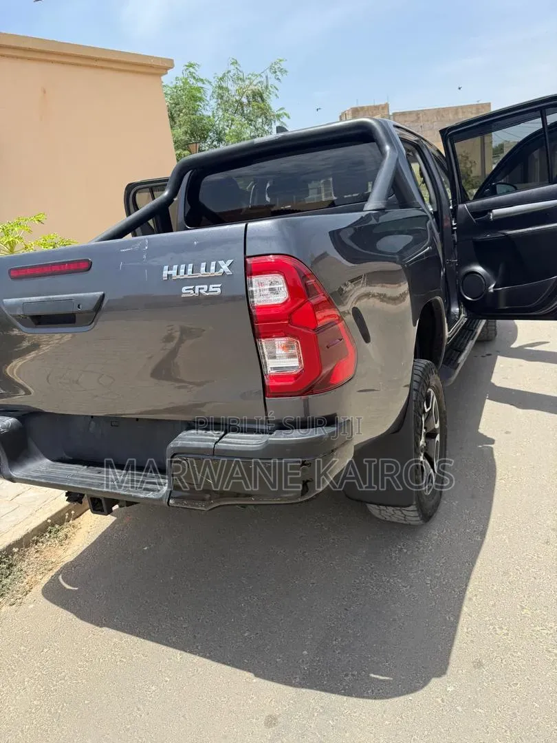 Toyota Hilux 2021 Noir
