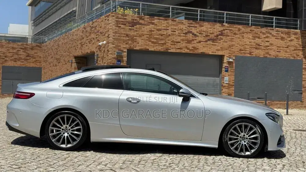 Mercedes-Benz E220 2019 Gris