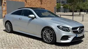 Mercedes-Benz E220 2019 Gris