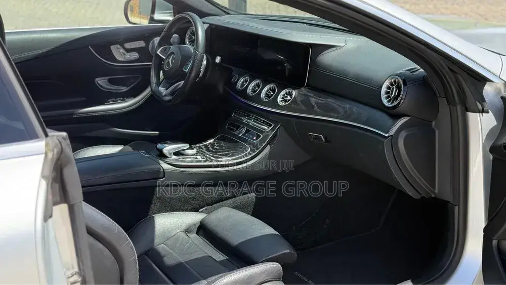 Mercedes-Benz E220 2019 Gris