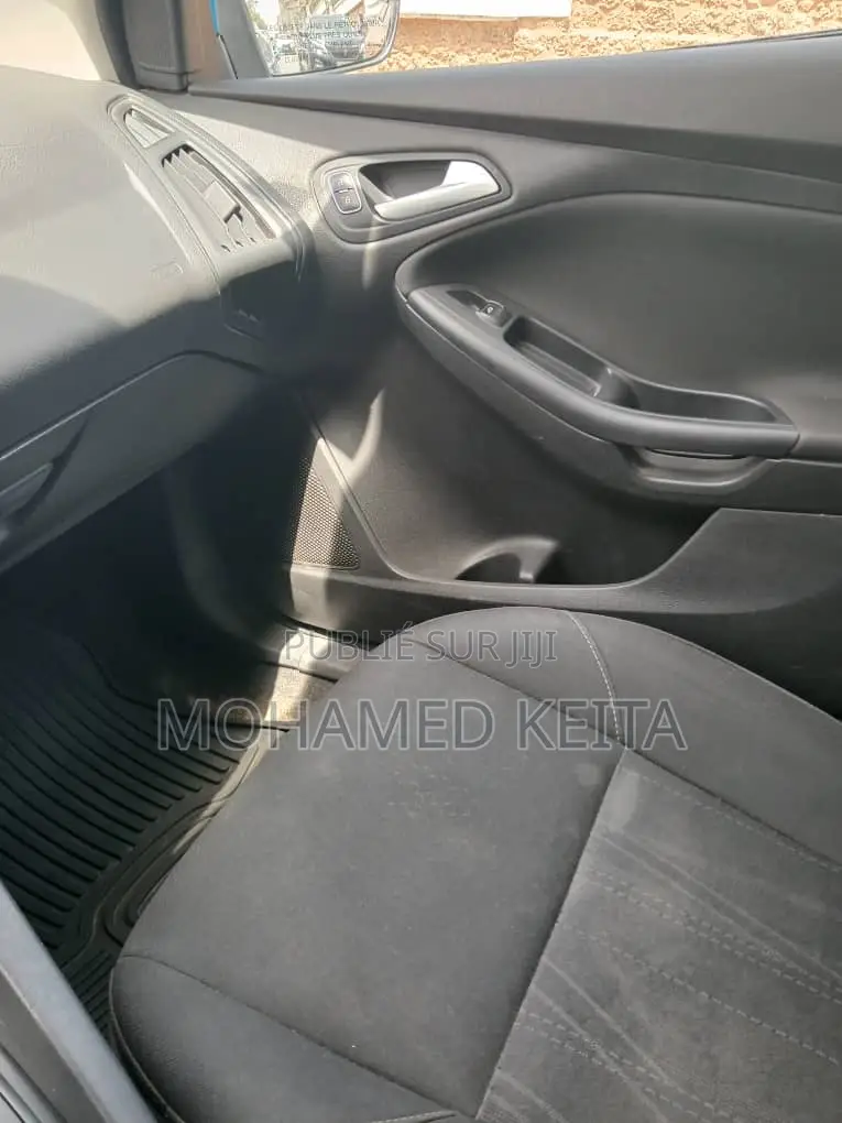 Ford Focus 2015 Bleu