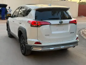 Toyota RAV4 2019 Blanc