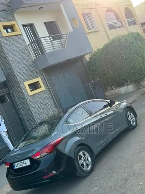 Hyundai Avante 2015 Gris